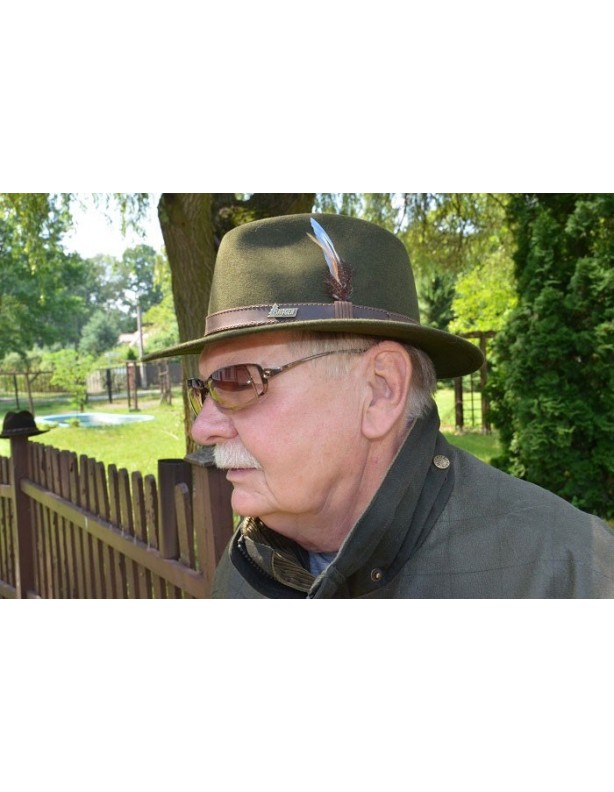 Péřový klobouk