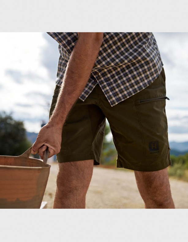 Harkila Fjell Shorts Dunkeloliv Weidengrün Starke Sommershorts