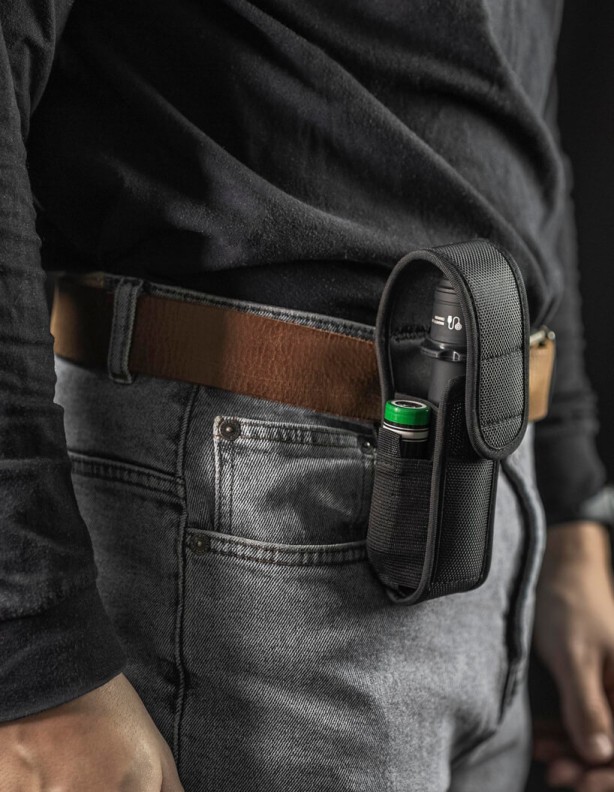 Armytek Doberman PRO Torche tactique à aimant