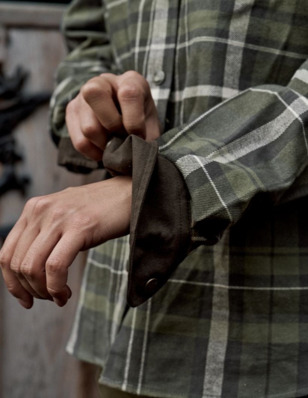 Harkila Pajala : chemise en flanelle pour femme, motif à carreaux olive