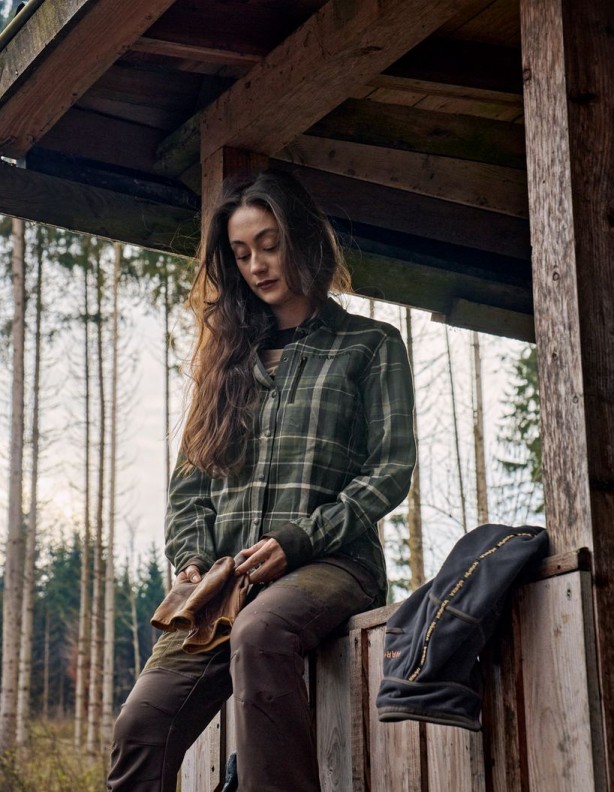 Harkila Pajala : chemise en flanelle pour femme, motif à carreaux olive