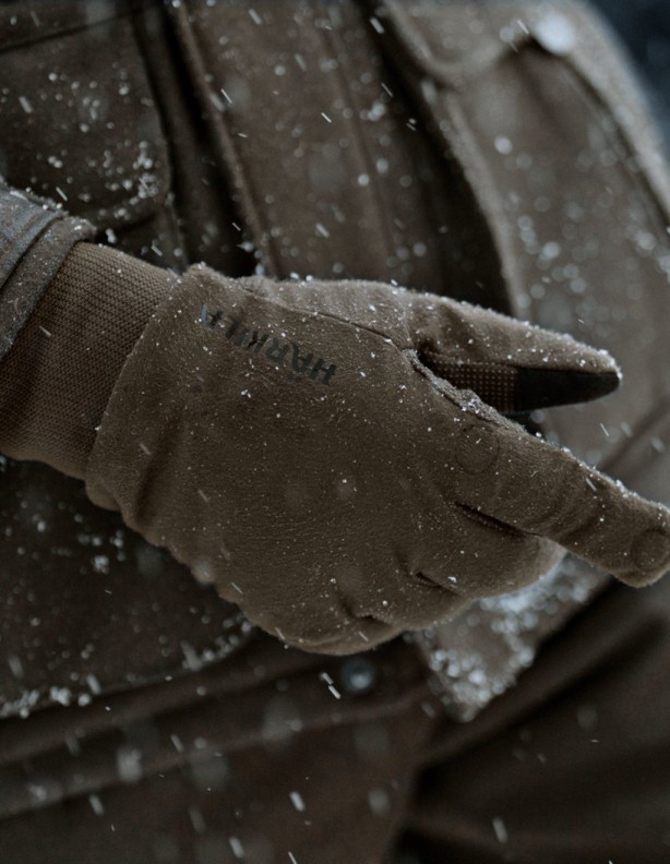 Härkila Garor HWS – Außenseite des Handschuhs bei Schneefall.