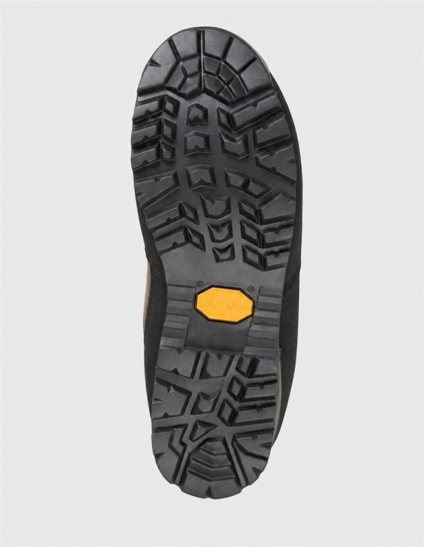 Harkila Saxnas Hi – behúň podrážky Vibram.