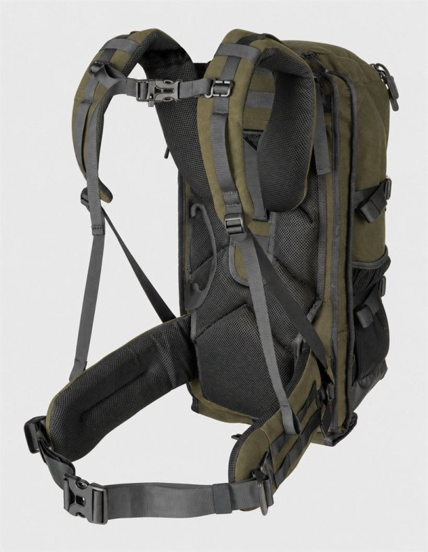 Seeland Enduro 30 l – ramenní popruhy, zádový panel a bederní pás.