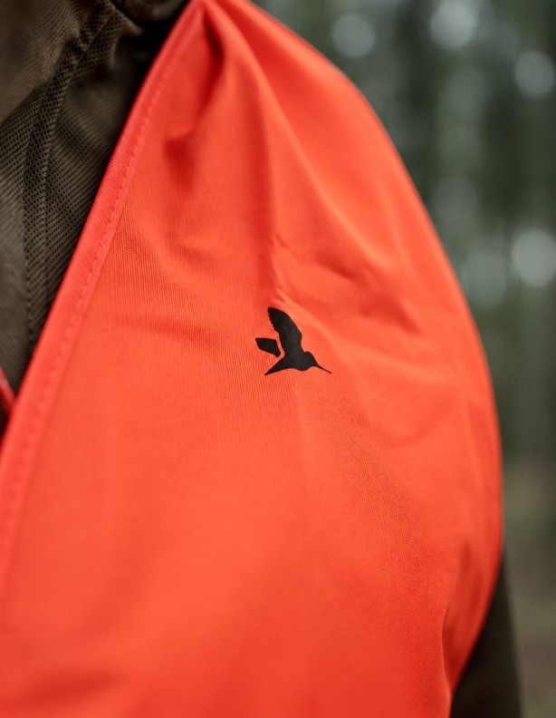 Logo na piersi pomarańczowej kamizelki Seeland Safety Vest