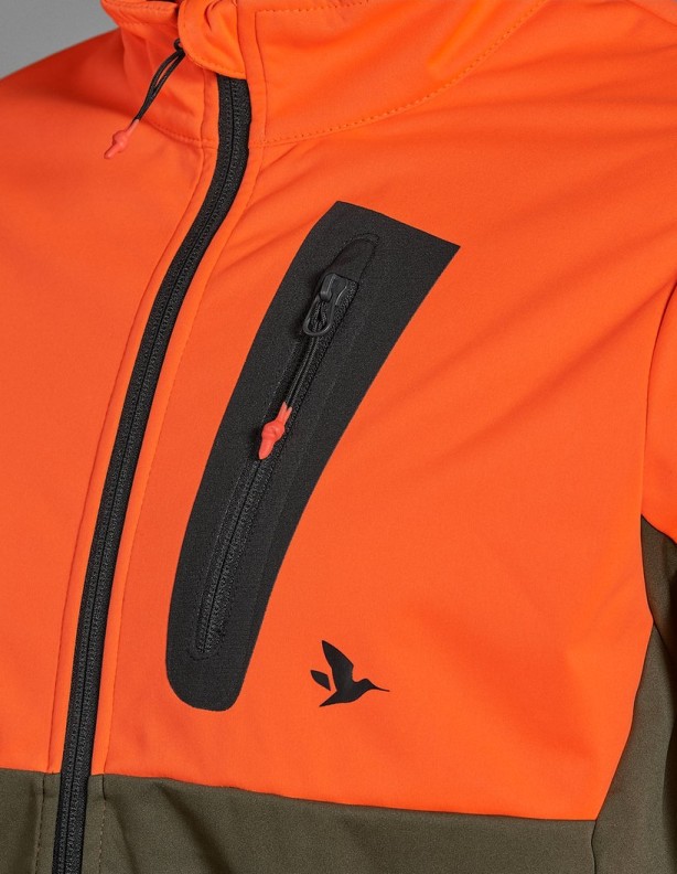 Softshell Seeland Force Advanced Hi-vis Orange – a gallér és a cipzár részlete a modellen.